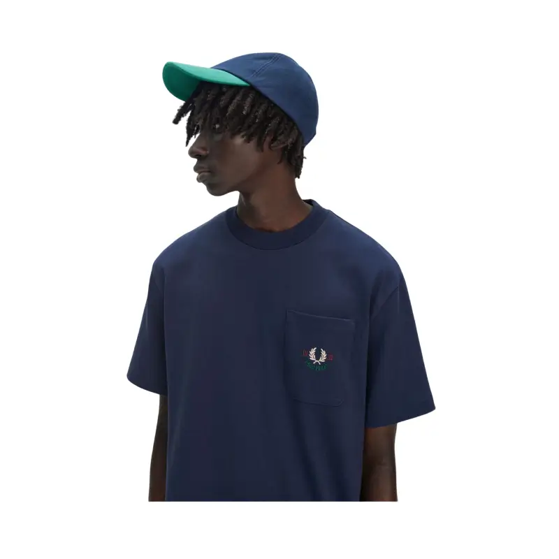 fred perry t-shirt 1952 com corte folgado