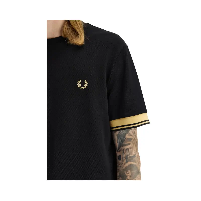 t-shirt fred perry punhos duplos