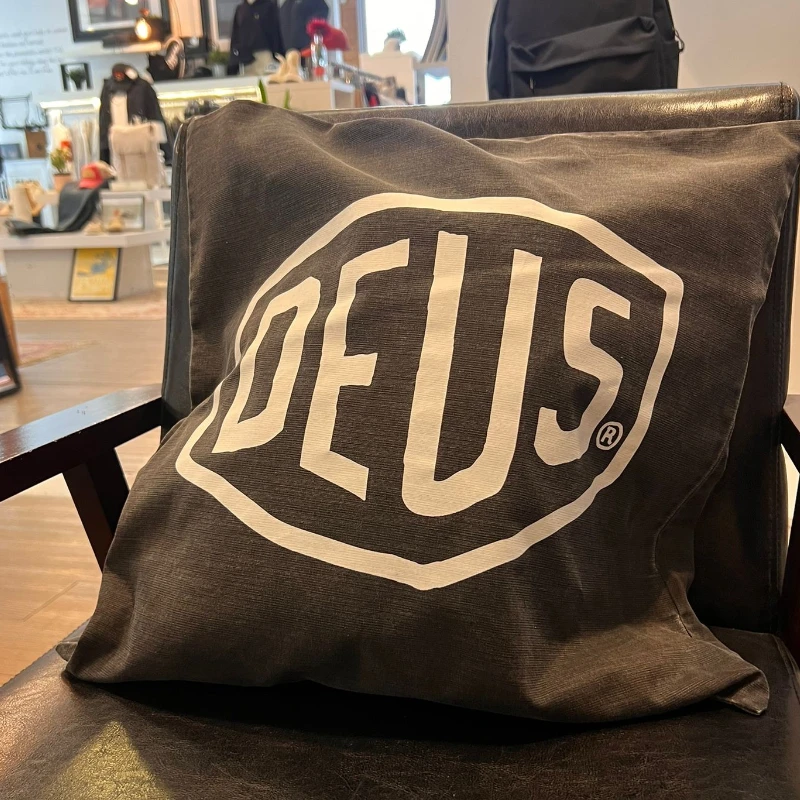 almofada deus shield real na backdoor