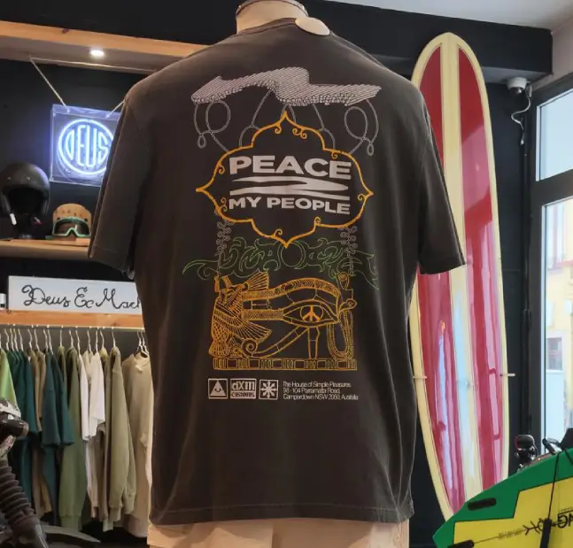 T-shirt Deus Ex Machina Easy Peacey Tee em antracite, fotografia das costas