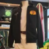 Casaco com capuz Deus Ex Machina Sacred Crest Zip Hoodie em preto, fotografia frontal