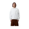 Camisola Carhartt WIP Mack em cinzento claro mesclado, vista frontal no modelo
