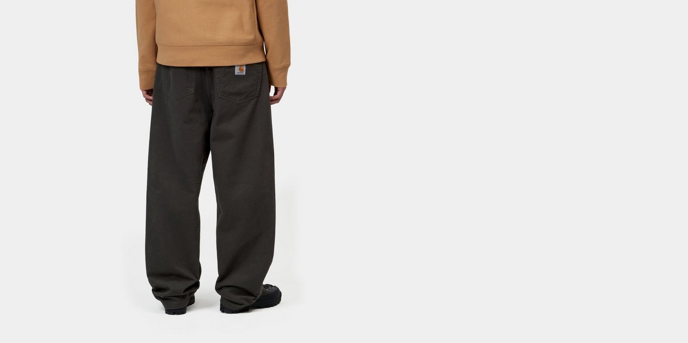 Carhartt WIP Landon Shungite Rinsed, vestidas pelo modelo, de costas