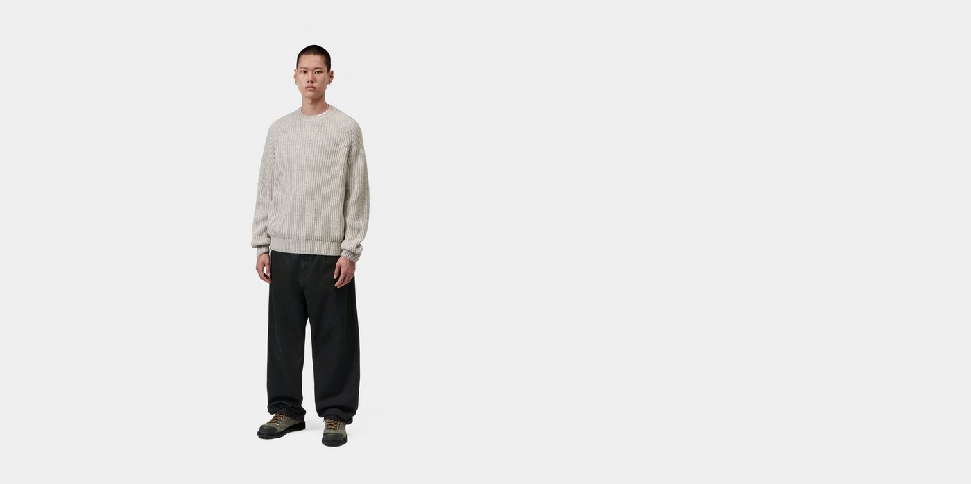 Carhartt WIP Landon Black Rinsed, conjunto completo no modelo, com calças pretas