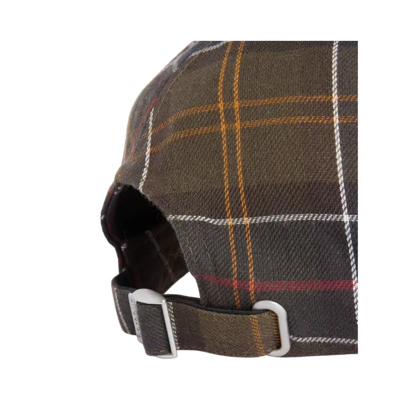 boné Barbour x A.P.C. tartan, detalhe da fivela traseira