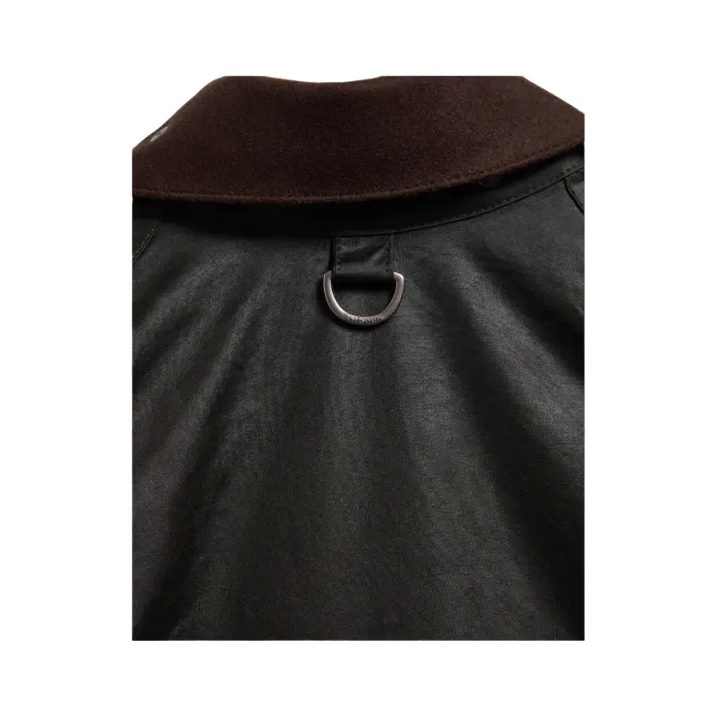 casaco Barbour x A.P.C. Beaufort, detalhe da argola traseira